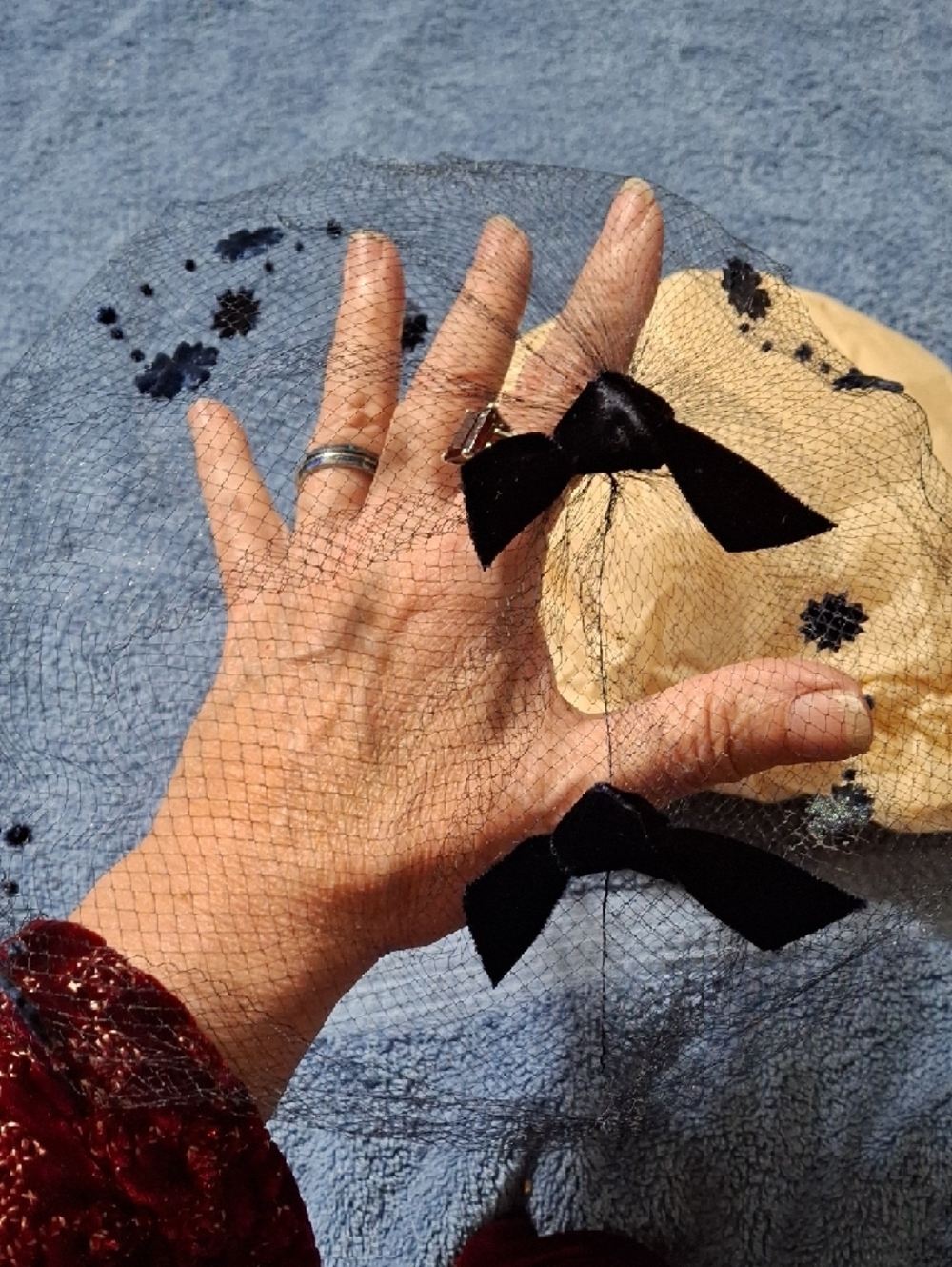 Vintage Veiled Pillbox Net Head Cover Black Velvet Bows - Picture 2 of 3